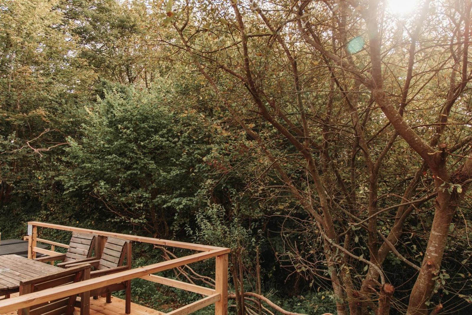 Herons Lake Retreat Hot Tub Lodges Caerwys 外观 照片